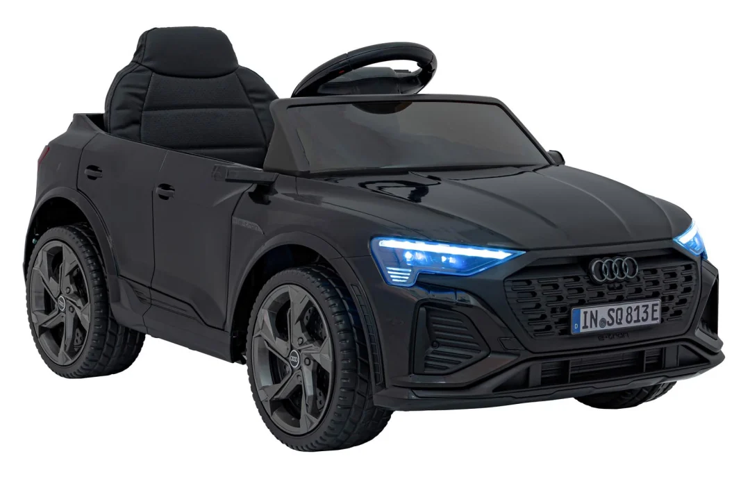 Crno vozilo Audi SQ8_10