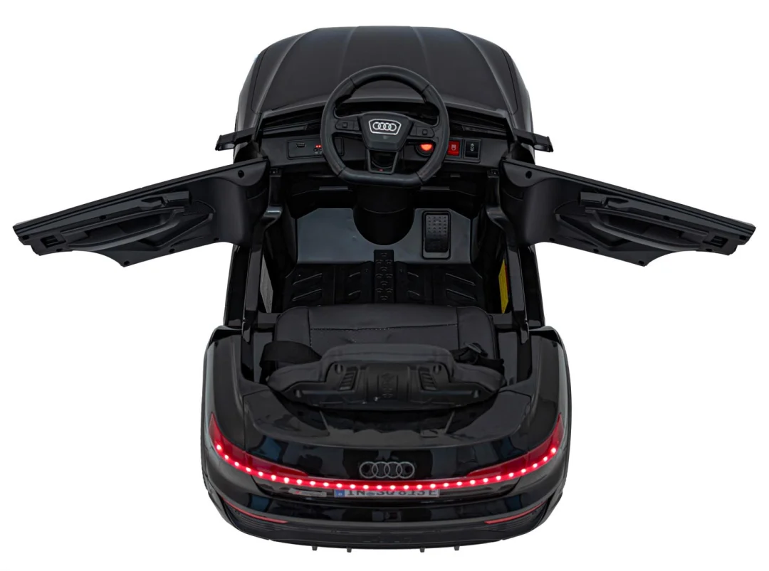 Crno vozilo Audi SQ8_19