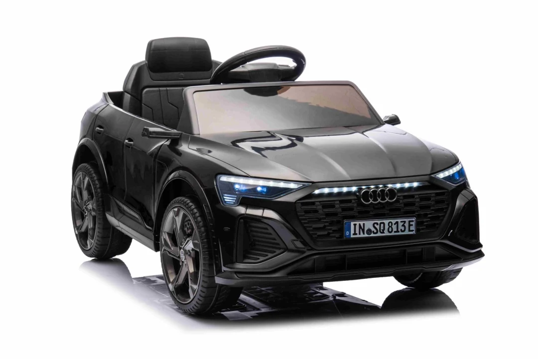 Crno vozilo Audi SQ8_7