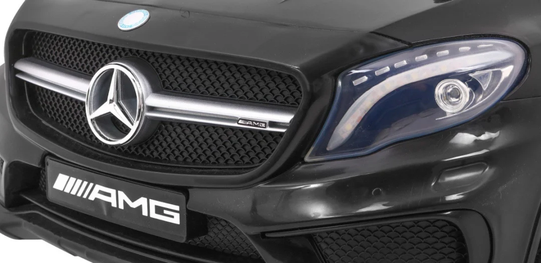 Crno vozilo Mercedes AMG GLA-45_13