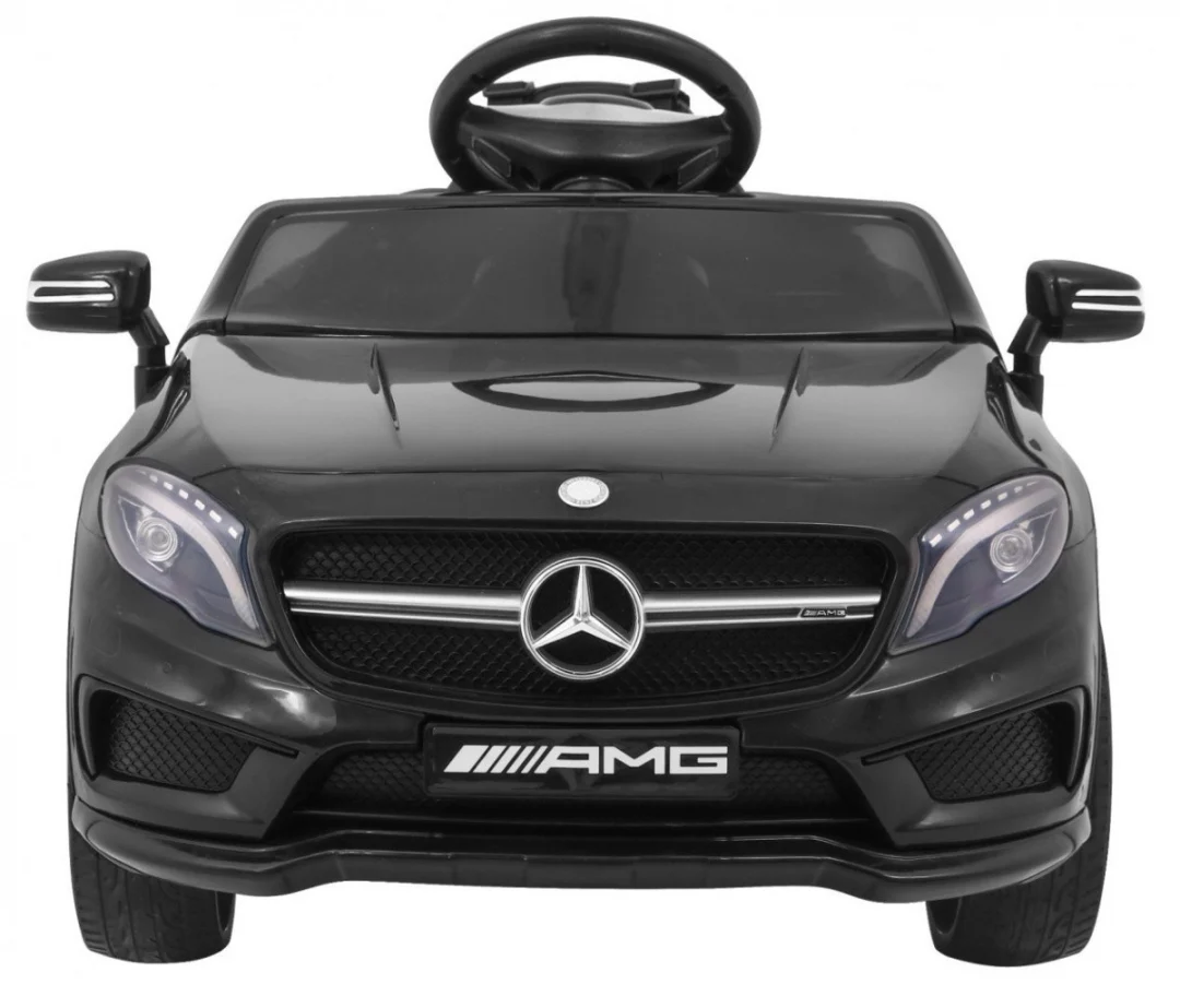 Crno vozilo Mercedes AMG GLA-45_3
