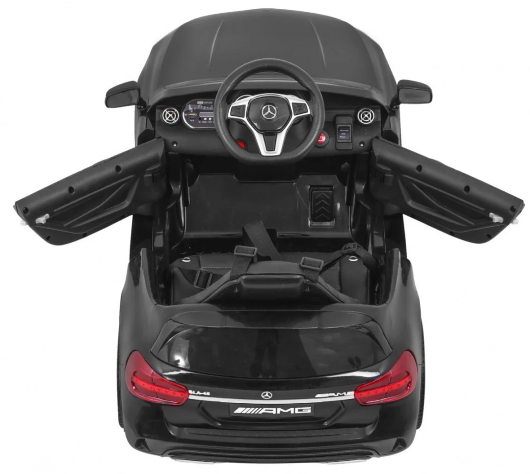 Crno vozilo Mercedes AMG GLA-45_7