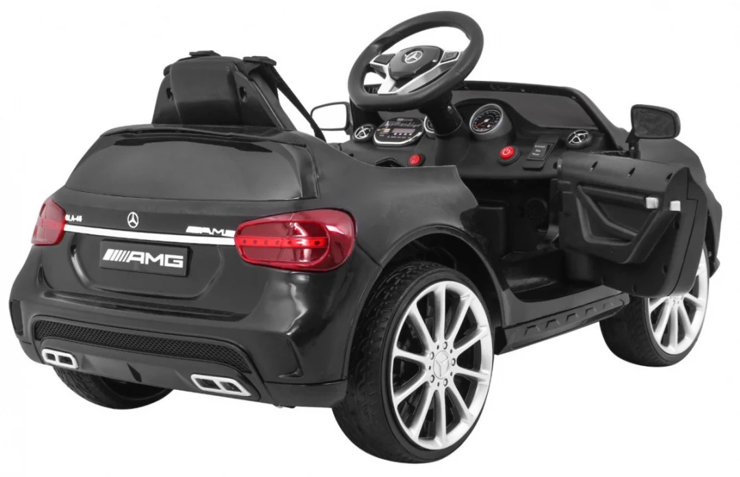 Crno vozilo Mercedes AMG GLA-45_8