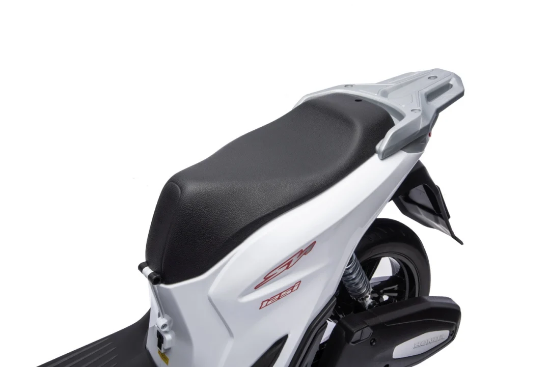 Dječji električni skuter Honda SH125I bijeli motor na akumulator_23