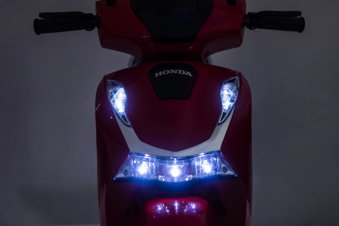 Dječji električni skuter Honda SH125I crveni motor na akumulator_48