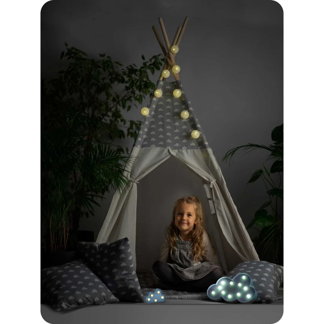Dječji teepee šator s girlandom i svjetlima - svijetlo sivi s oblacima_13