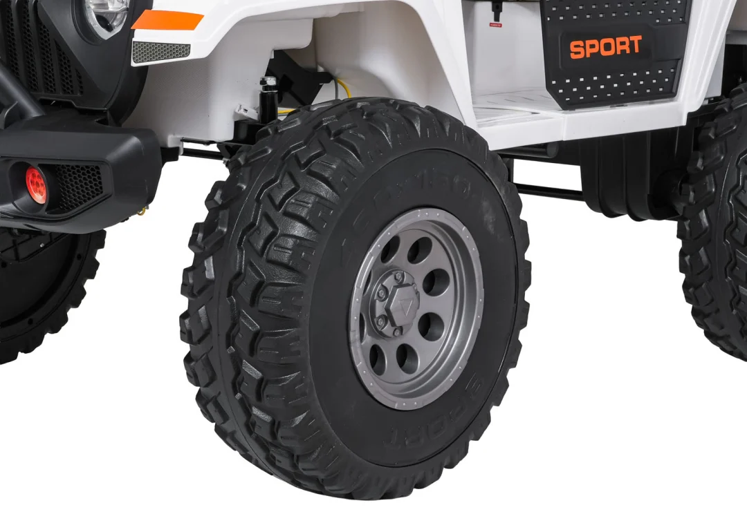 Ekstremno sportsko 4x4 vozilo promjenjive veličine, bijelo_31