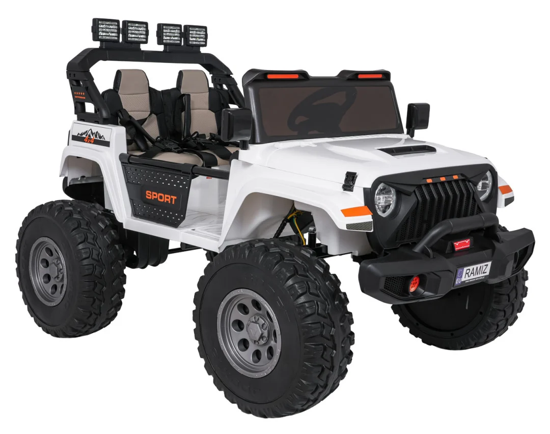 Ekstremno sportsko 4x4 vozilo promjenjive veličine, bijelo_4