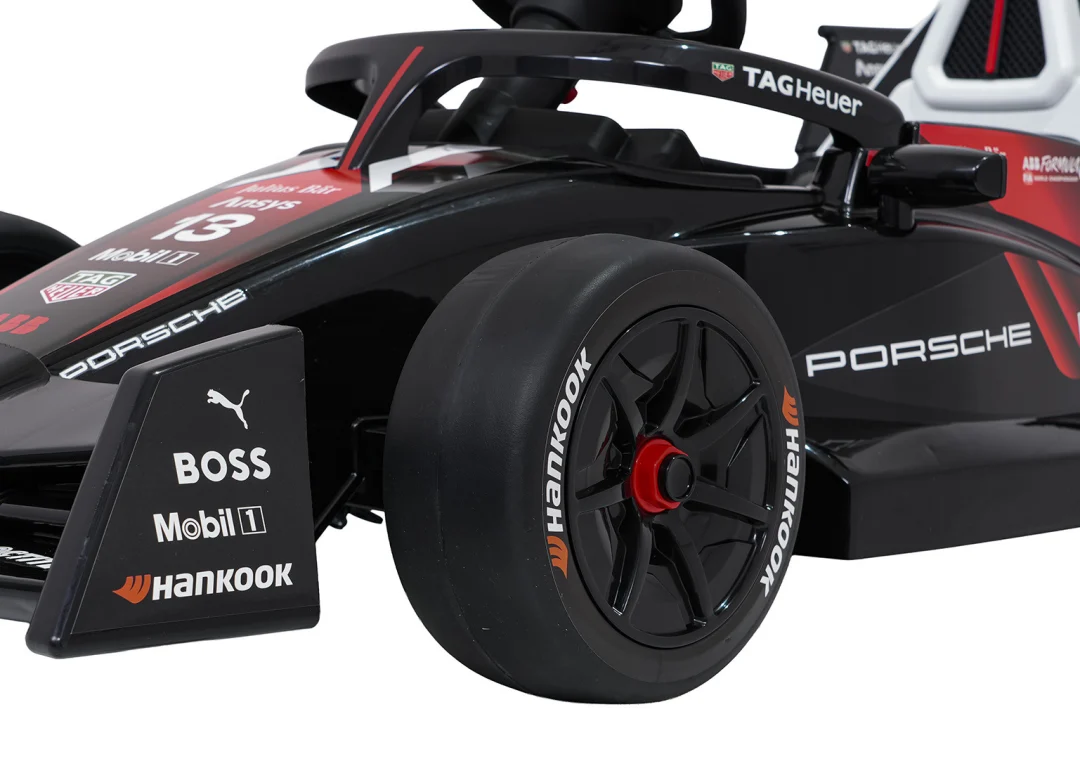 Električno vozilo Porsche Formula E crveni auto na akumulator_22