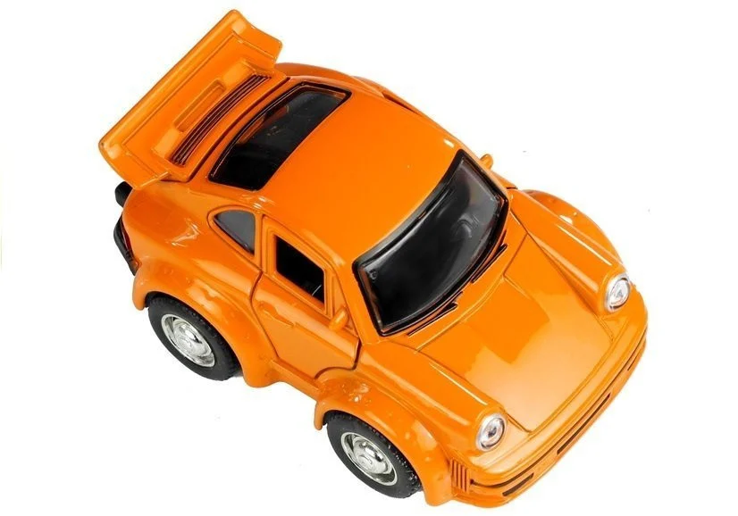 Klasični automobil metalnog vozila s miješanim zvukom_3