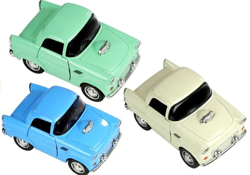 Klasični automobil metalnog vozila s miješanim zvukom_7