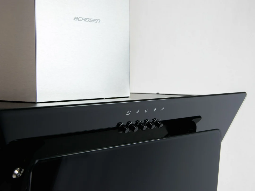 Kuhinjska napa s dimnjakom Berdsen BT-210 60 cm crna_4