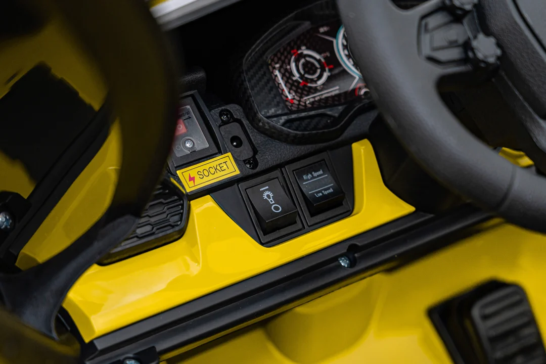 Lamborghini Revuelto XL Žuto vozilo_17