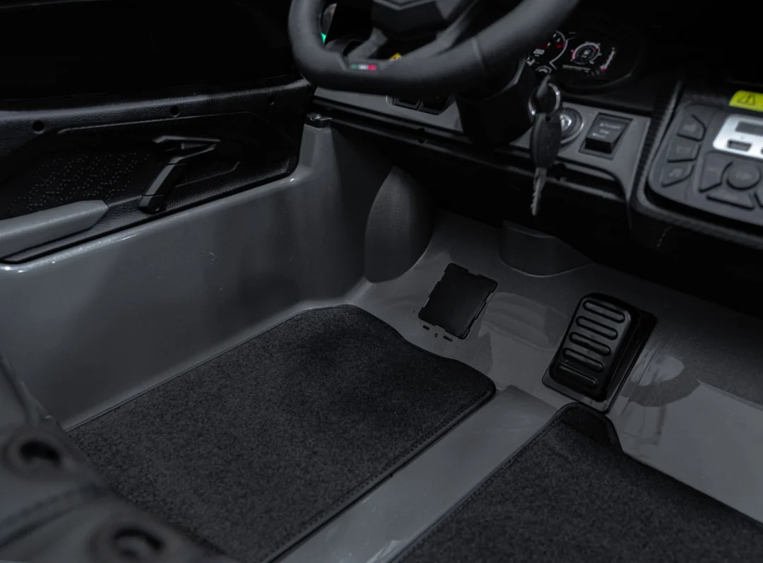 Lamborghini Revuelto XL sivo vozilo_26