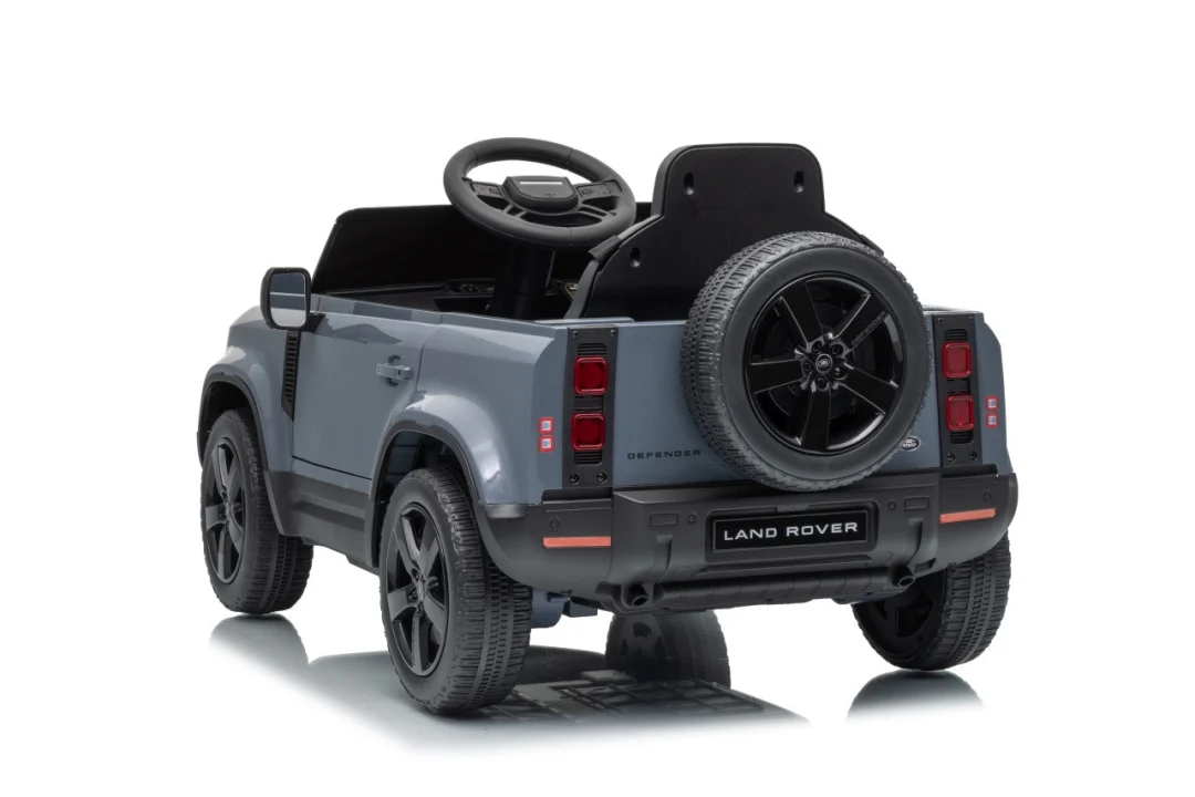 Land Rover Defender sivi auto na akumulator_2