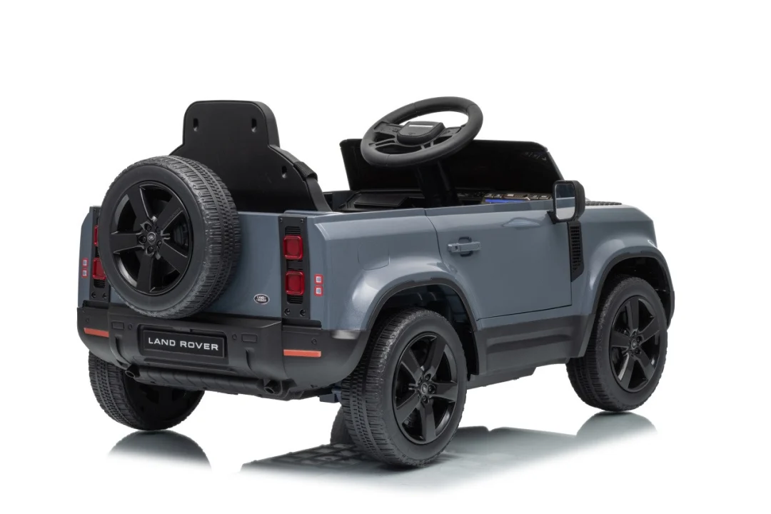 Land Rover Defender sivi auto na akumulator_4