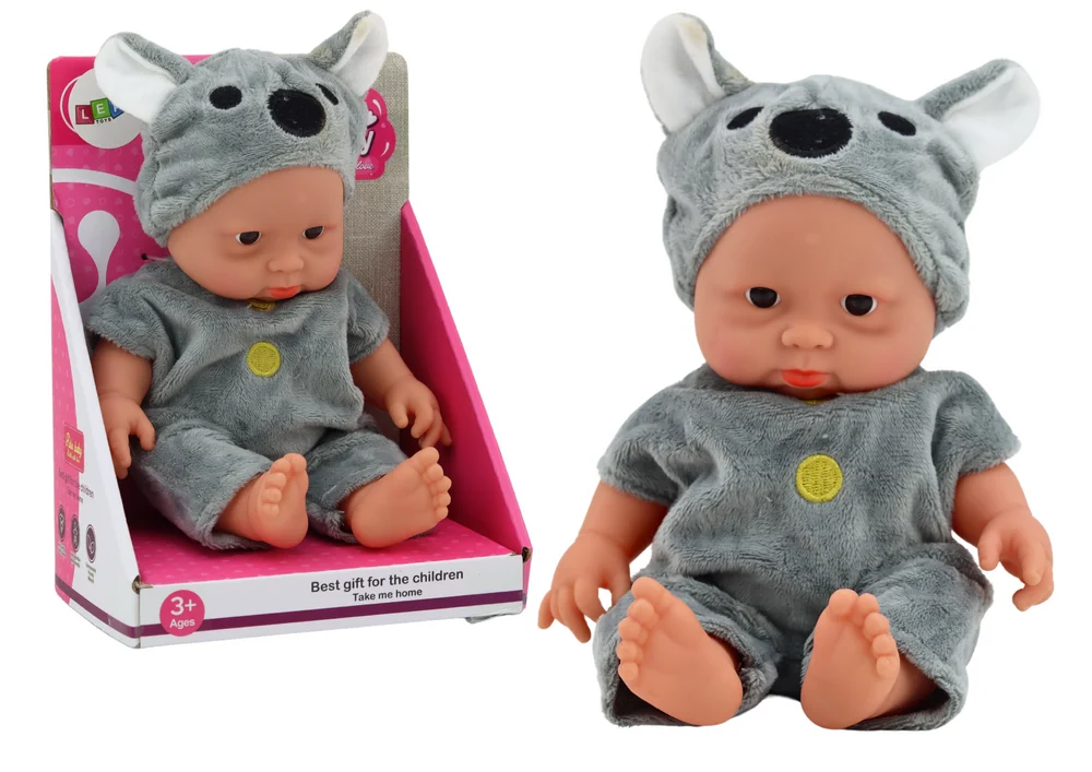 Mala lutka beba siva s šeširom koala 21 cm_1