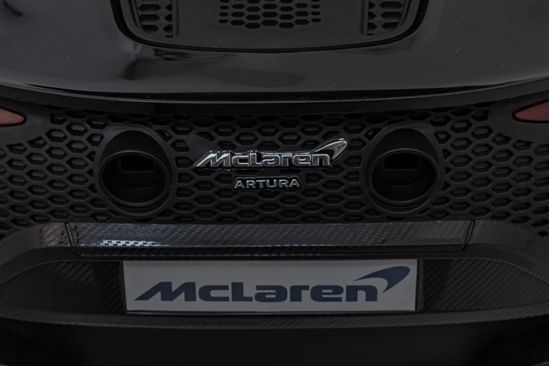 McLaren Artura dječji autosjedalica na baterije crna + 4x4 pogon + daljinski upravljač + spori_20