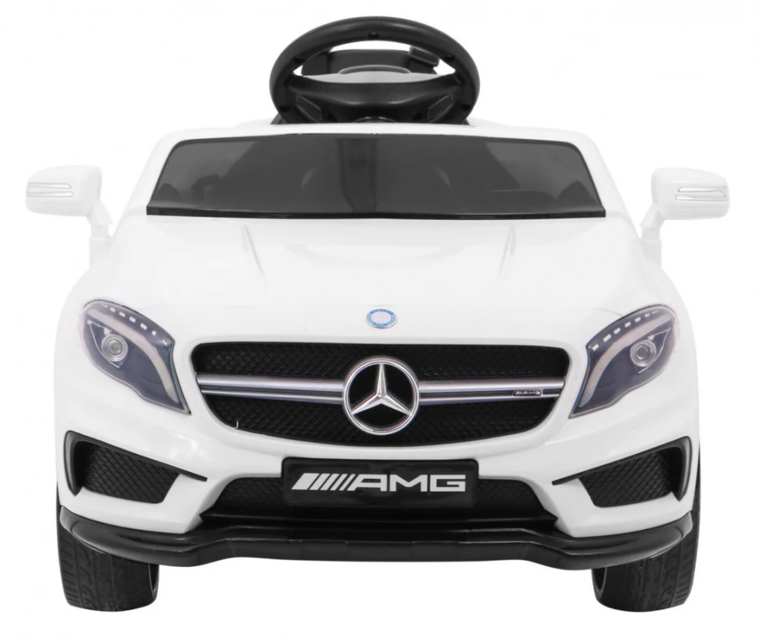 Mercedes AMG GLA-45 bijelo vozilo_3