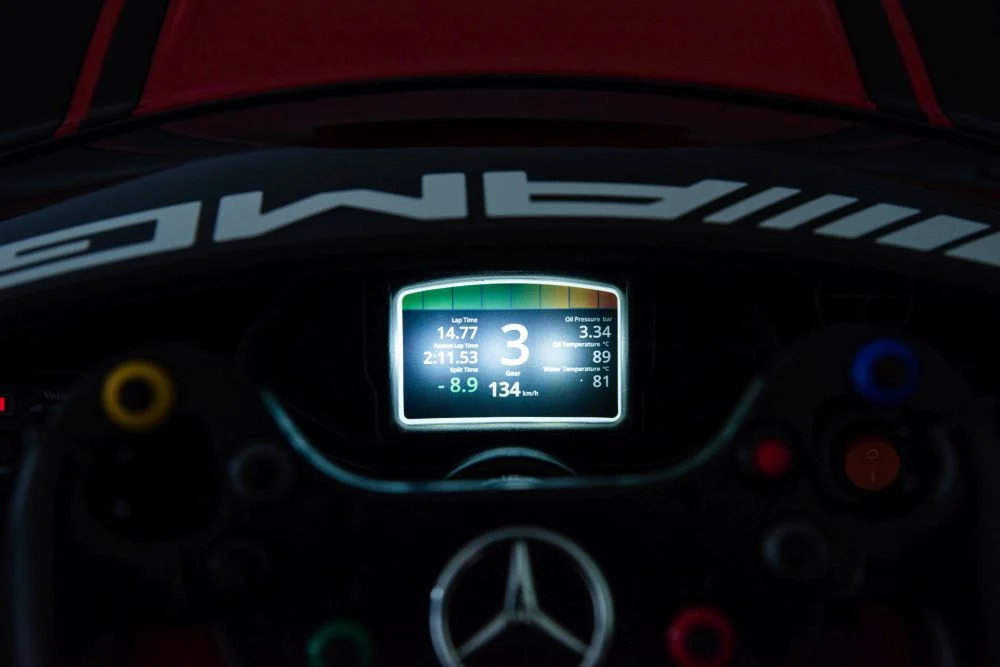 Mercedes AMG GT3 crveni auto na akumulator_17