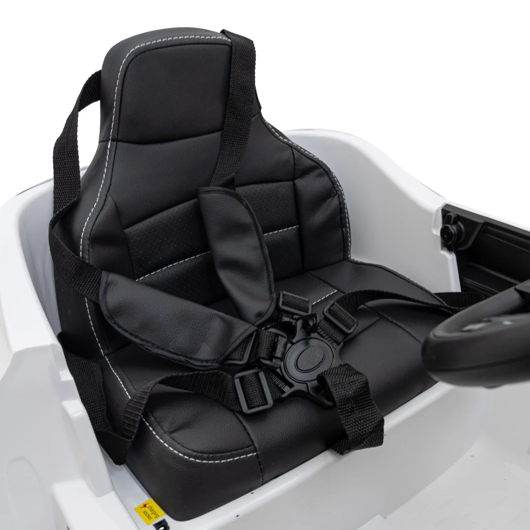 Mercedes Benz AMG EQA za djecu bijela + daljinski upravljač + pojasevi s 5 točaka + EVA + MP3_13