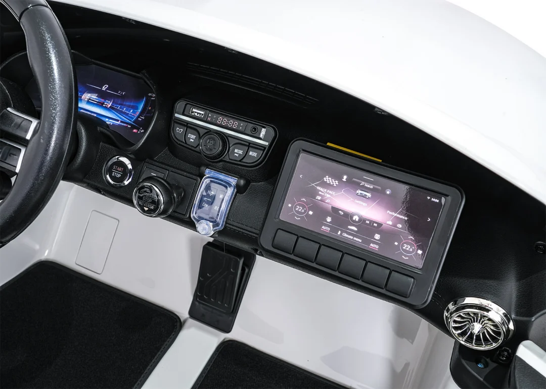 Mercedes-Benz GT63 AMG bijeli auto na akumulator_23