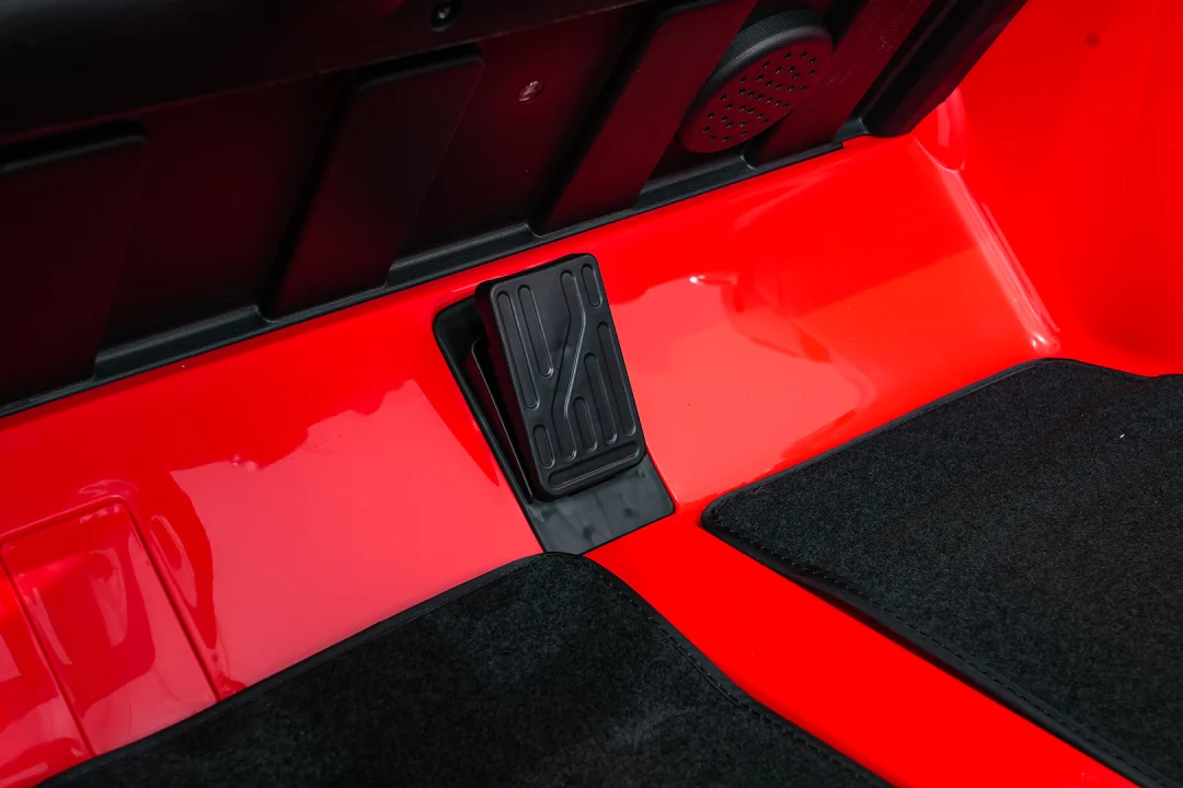Mercedes-Benz GT63 AMG crveni auto na akumulator_29