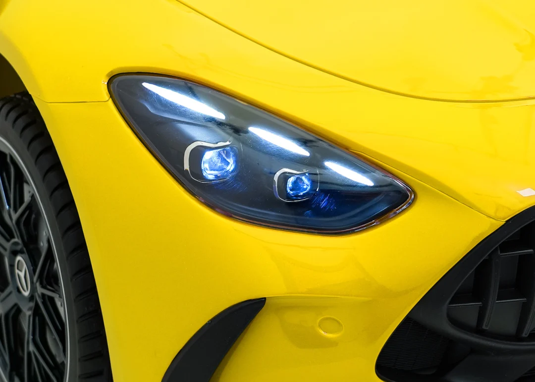Mercedes-Benz GT63 AMG žuti auto na akumulator_27