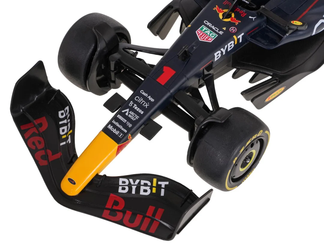 Metalni automobil RASTAR Red Bull F1 RB19 1:24_7