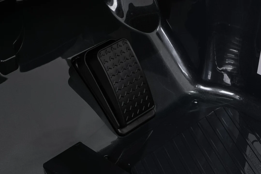 Mini Cooper crni auto na akumulator_24