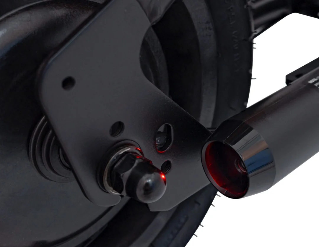 Motocikl Cruiser 12 skuter na akumulator, crni motor na akumulator_21