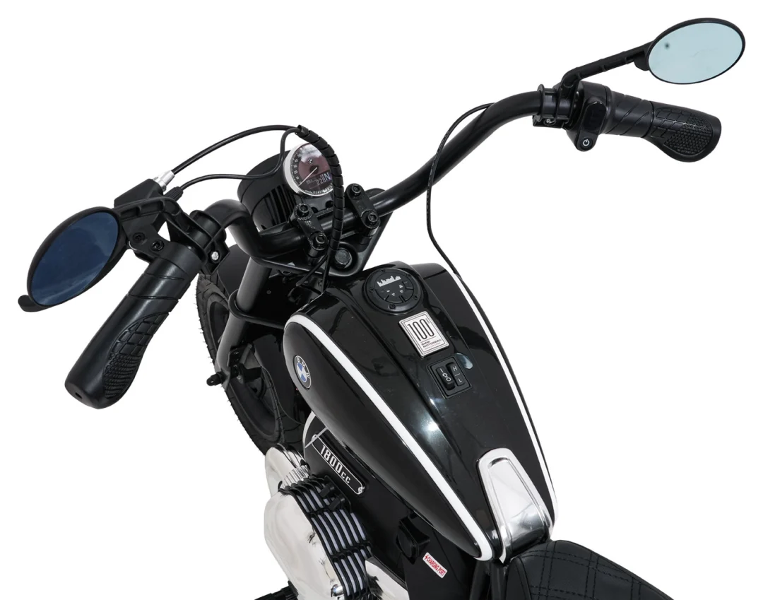 Motor BMW R18 crni motor na akumulator_16