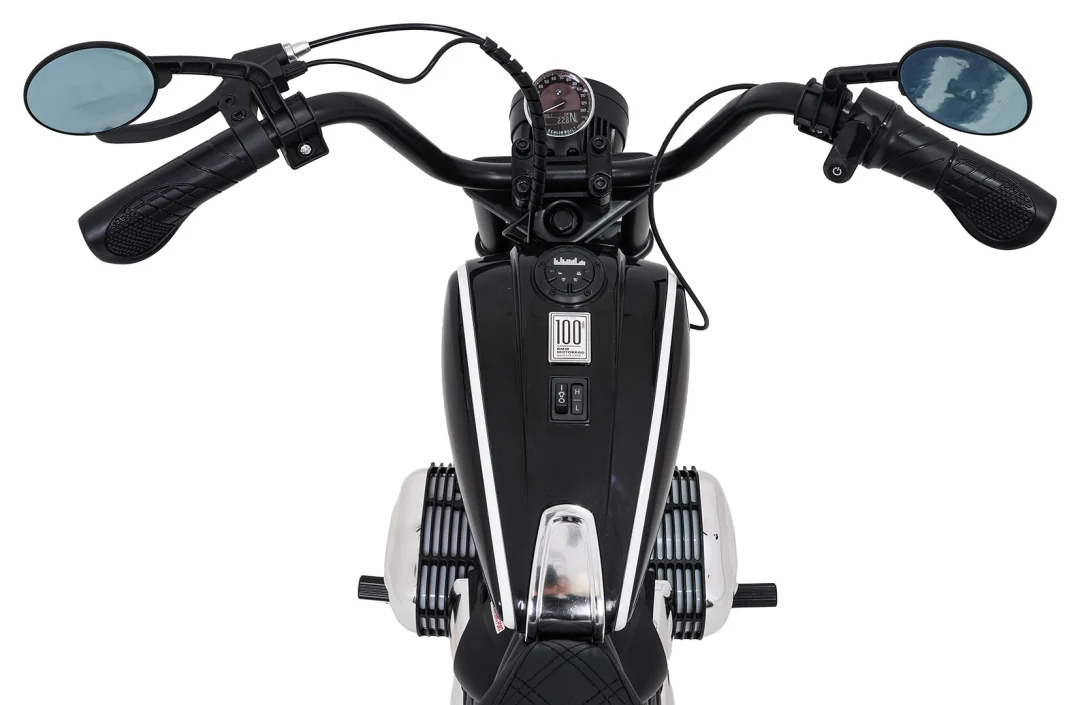 Motor BMW R18 crni motor na akumulator_17