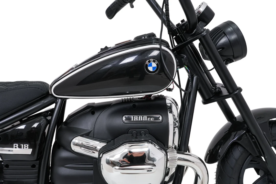 Motor BMW R18 crni motor na akumulator_26