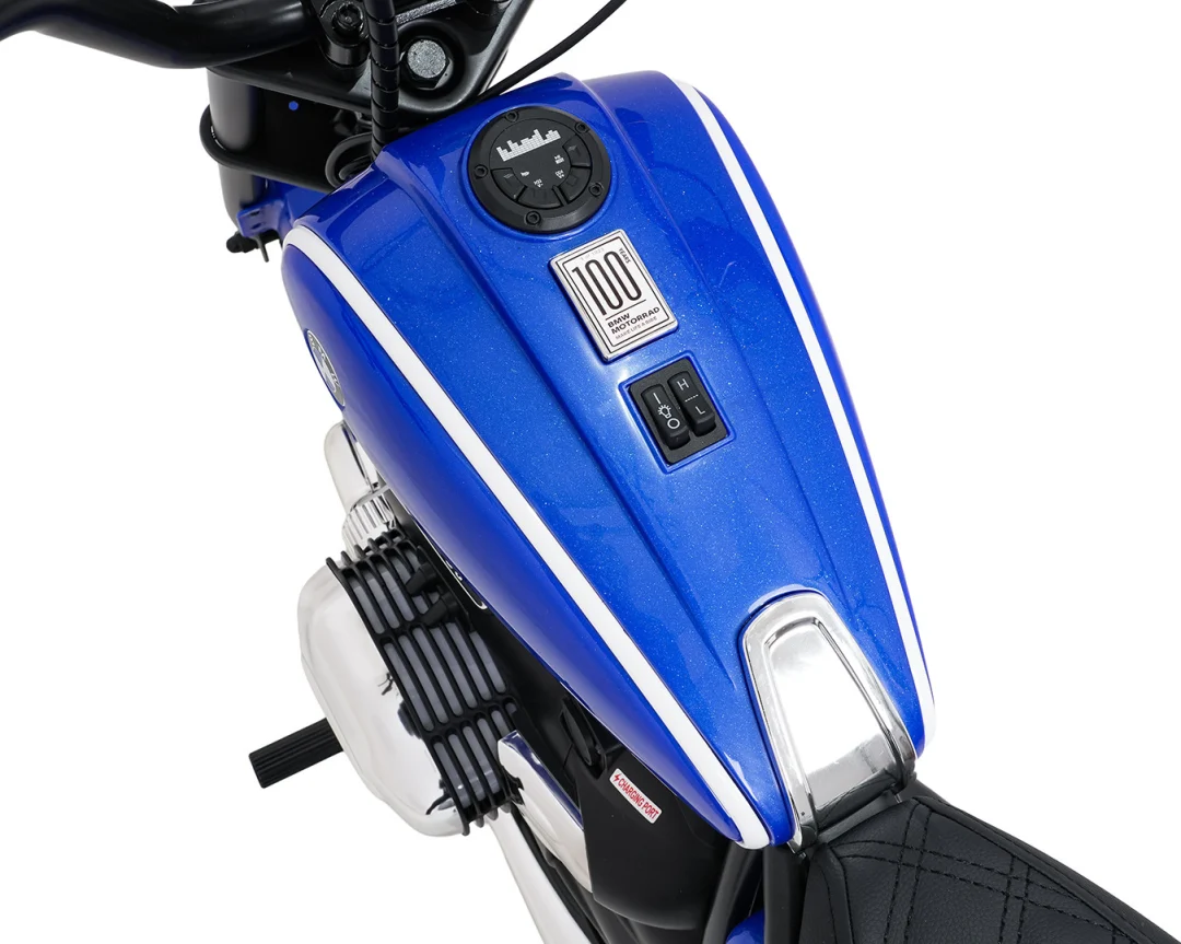 Motor BMW R18 plavi motor na akumulator_19