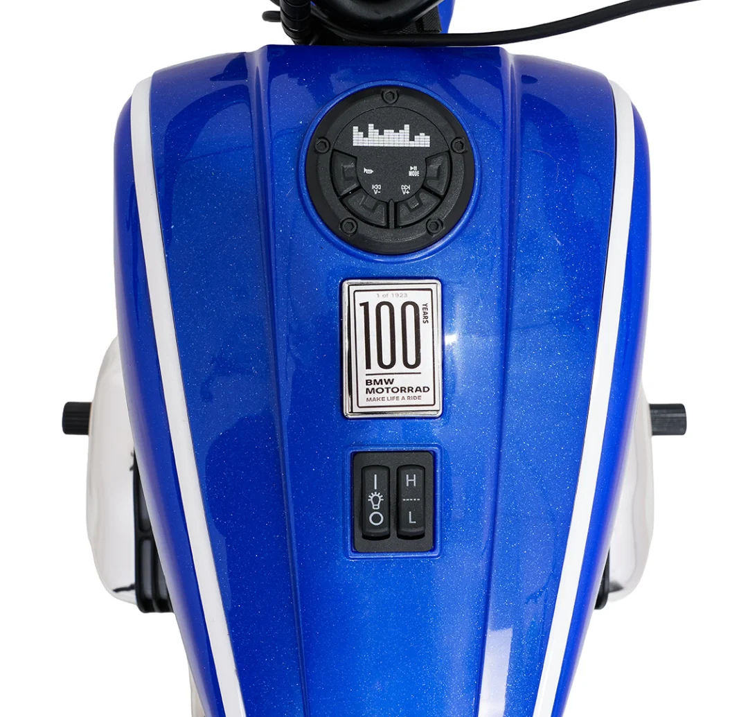 Motor BMW R18 plavi motor na akumulator_20