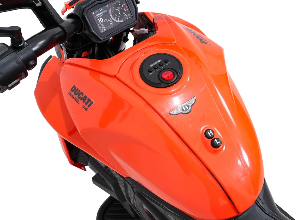 Motor Ducati Diavel x Bentley narančasti motor na akumulator_17