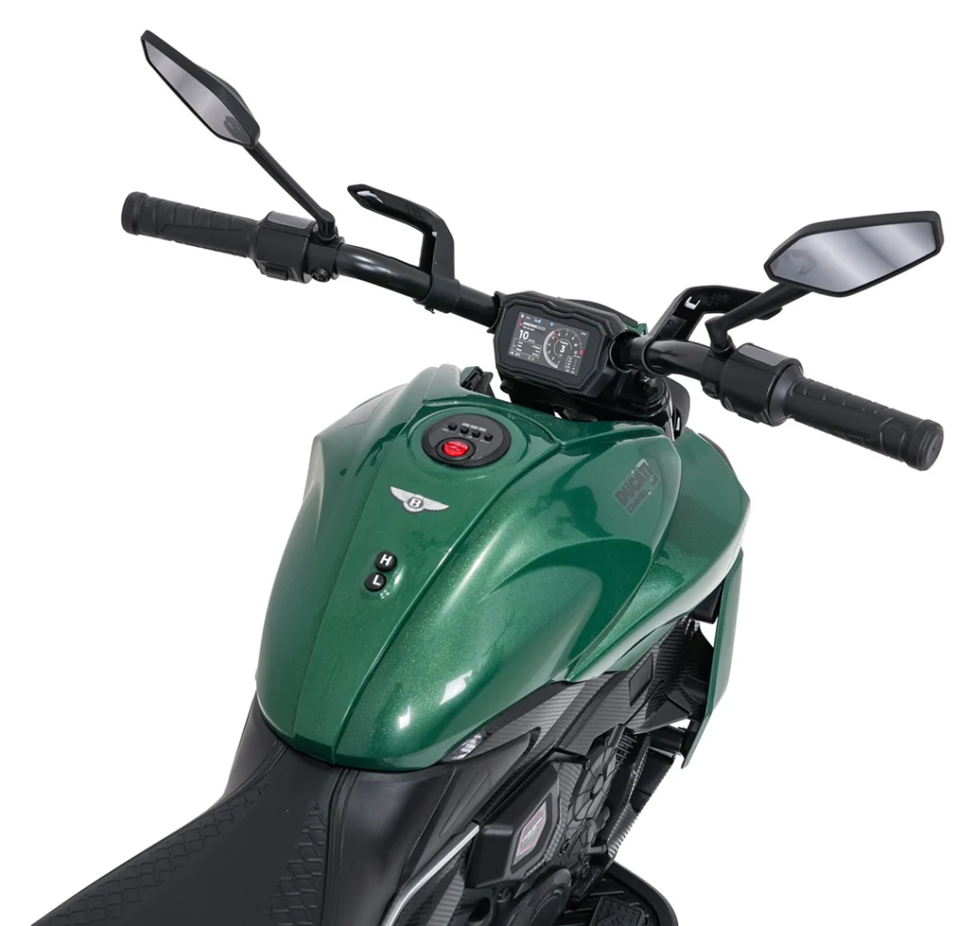 Motor Ducati Diavel x Bentley zeleni motor na akumulator_13