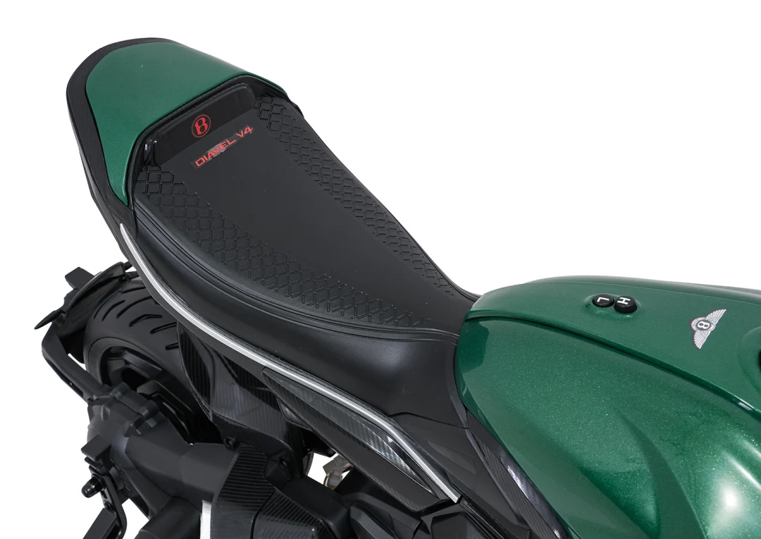 Motor Ducati Diavel x Bentley zeleni motor na akumulator_18
