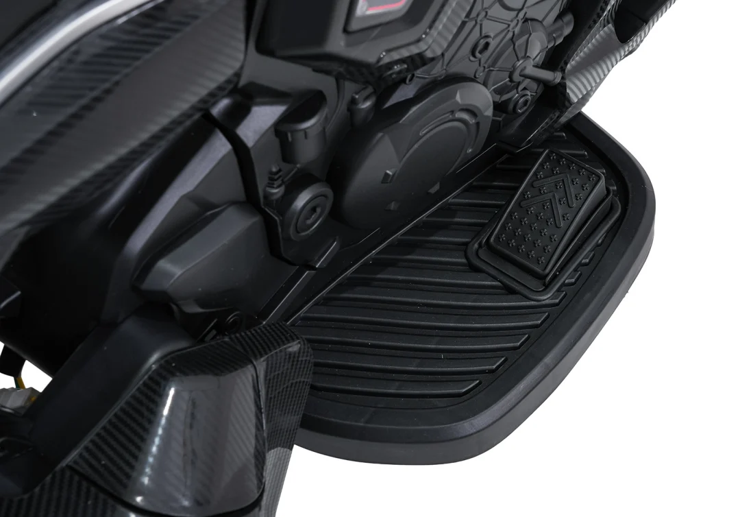 Motor Ducati Diavel x Bentley zeleni motor na akumulator_26