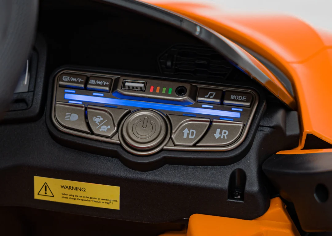 Narančasto vozilo Lamborghini Revuelto_18