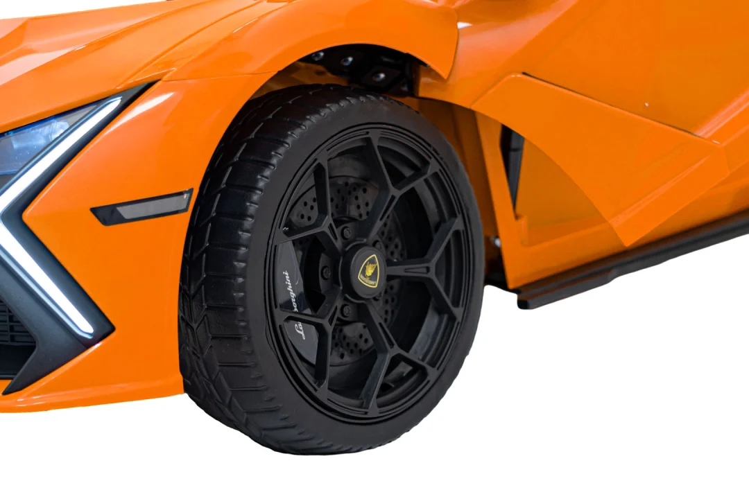 Narančasto vozilo Lamborghini Revuelto_23