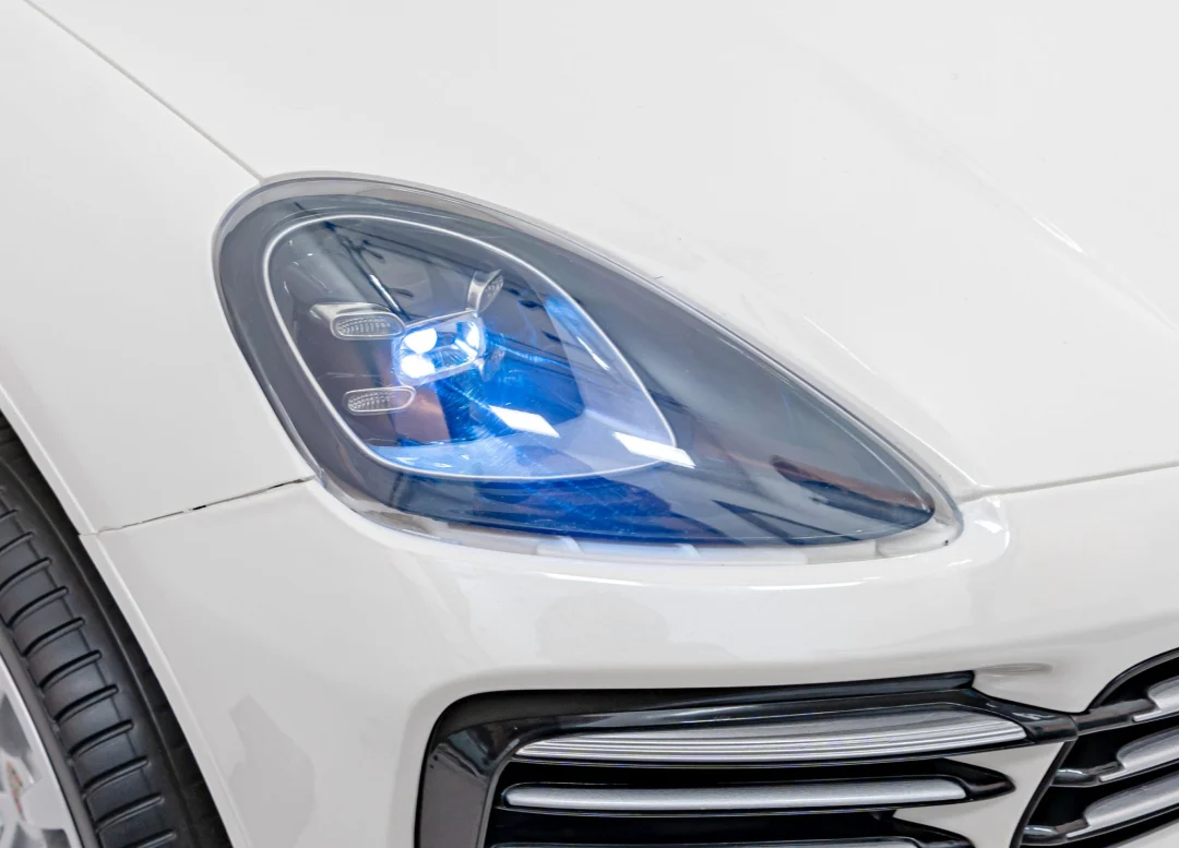 Porsche Cayenne S dječji autosjedalica na baterije bijela SUV + daljinski upravljač_16