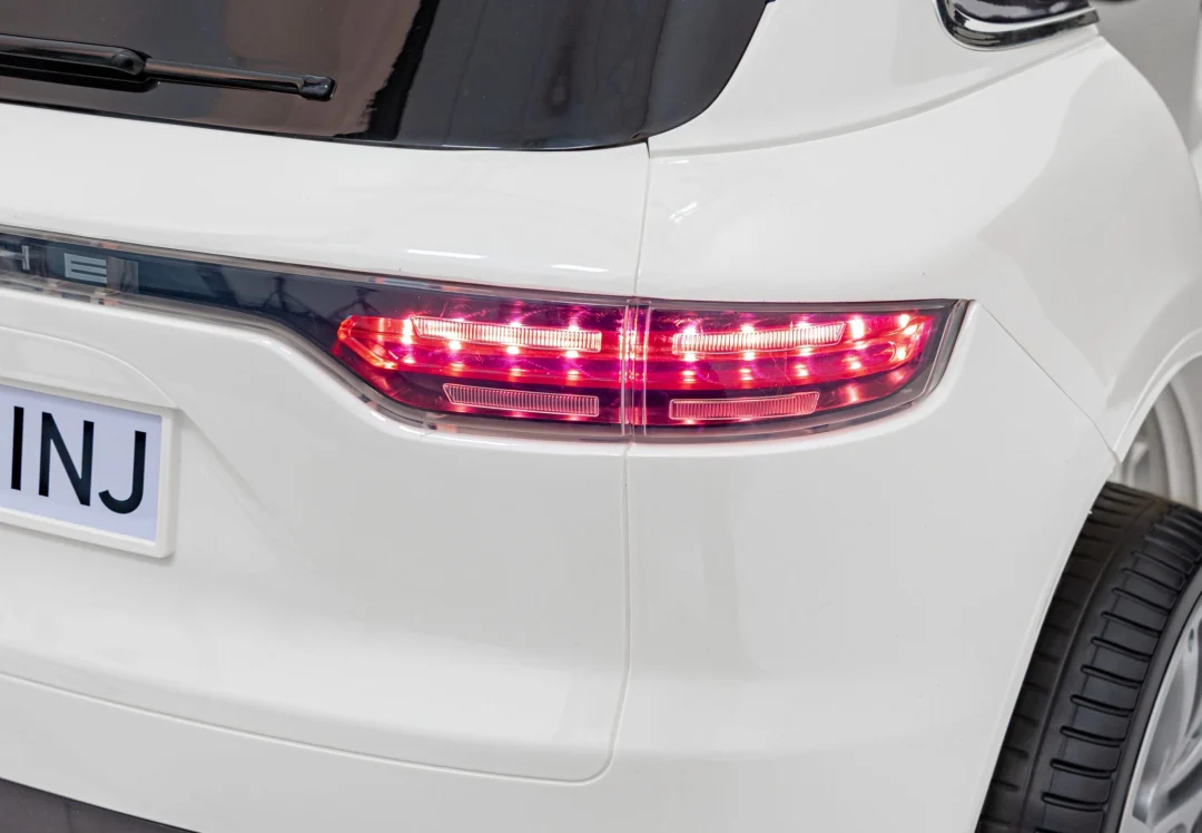 Porsche Cayenne S dječji autosjedalica na baterije bijela SUV + daljinski upravljač_18