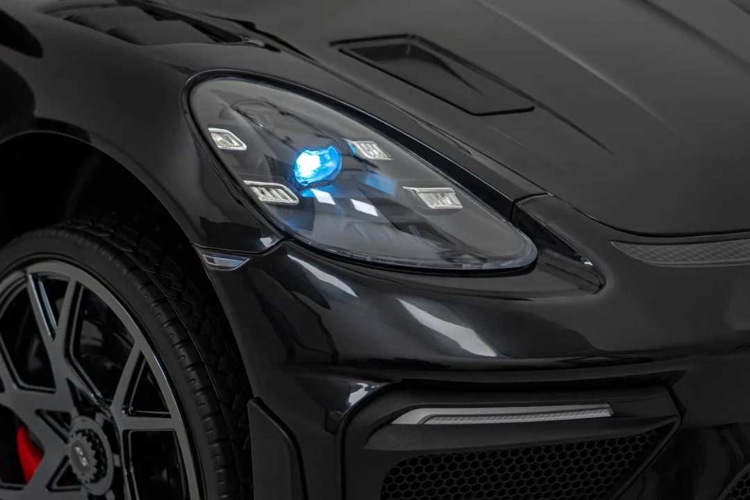 Porsche Spyder RS 718 crno obojeno vozilo_17