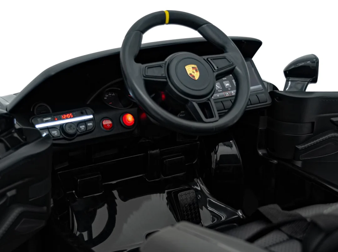 Porsche Spyder RS 718 crno obojeno vozilo_21