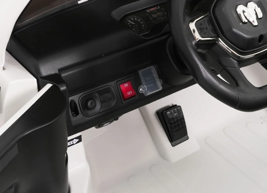 RAM 3500 Bijelo vozilo_17