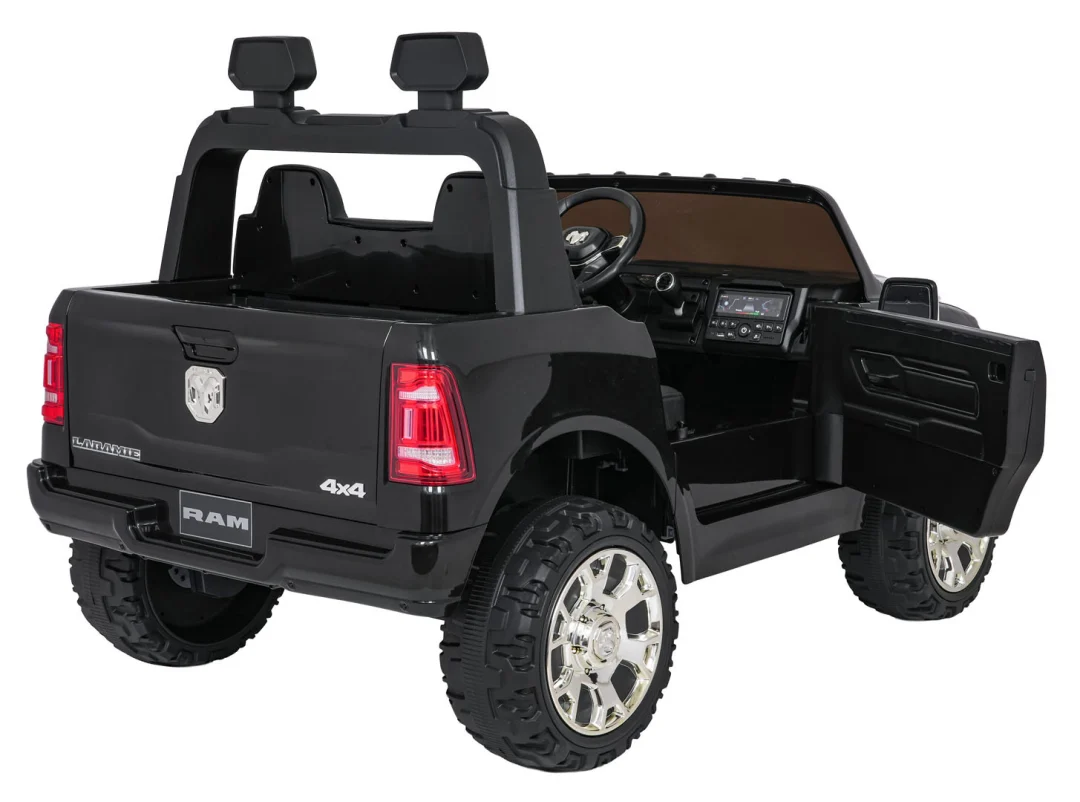 RAM 3500 Crno vozilo_10