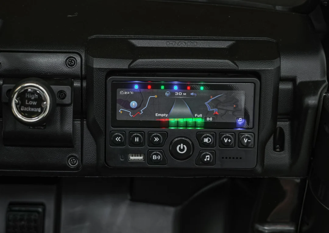 RAM 3500 Crno vozilo_18