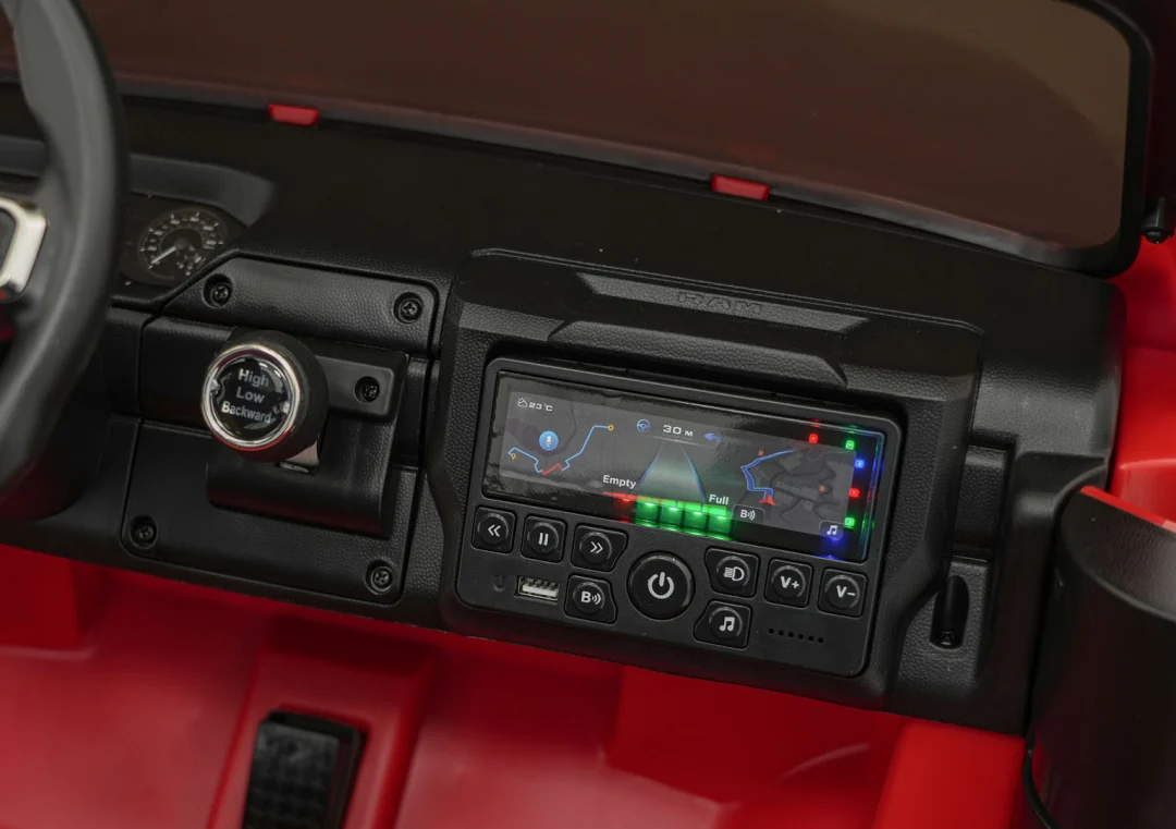 RAM 3500 Crveno vozilo_18